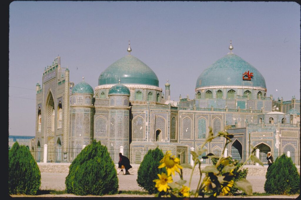 Taliban Supreme Leader Bans Fiber-Optic Internet in Balkh and Kandahar, Sparking Nationwide Blackout Fears