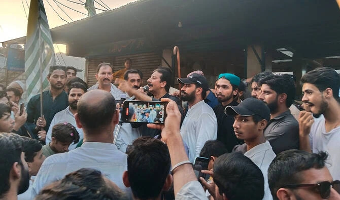 Six Injured as Awami Action Committee Attacks Muslim Conference Peace Rally in Muzaffarabad