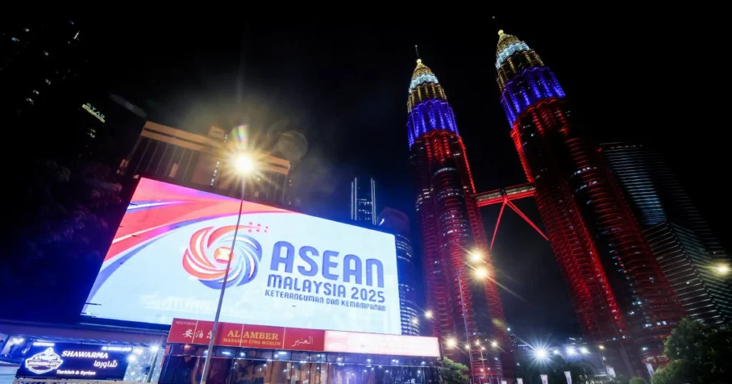 The Petronas Twin Towers illuminated Kuala Lumpur’s skyline tonight in red, blue, and white to mark the 47th ASEAN Summit and Related Summits, held from October 26–28 at the Kuala Lumpur Convention Centre (KLCC). [Courtesy: BERNAMA (2025)].