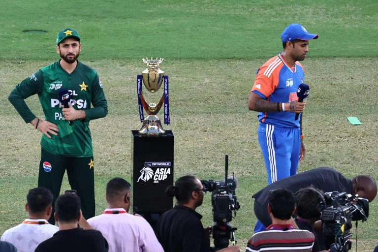 Kapil Dev Urges Indian Players to Keep Politics Out of Cricket After Asia Cup 2025 Drama