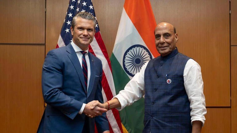 U.S. and India Sign 10-Year Defense Cooperation Plan