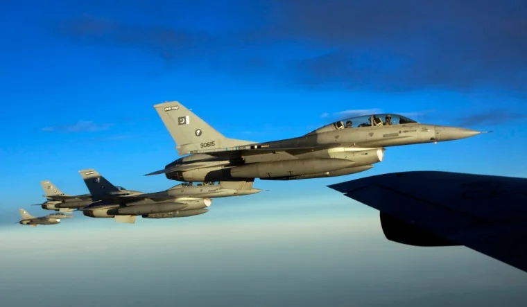Pakistan’s pilots blended instinct, AI, and precision to outmatch rivals, setting new standards in aerial warfare. [PAF, F-16, Wikimedia Commons].