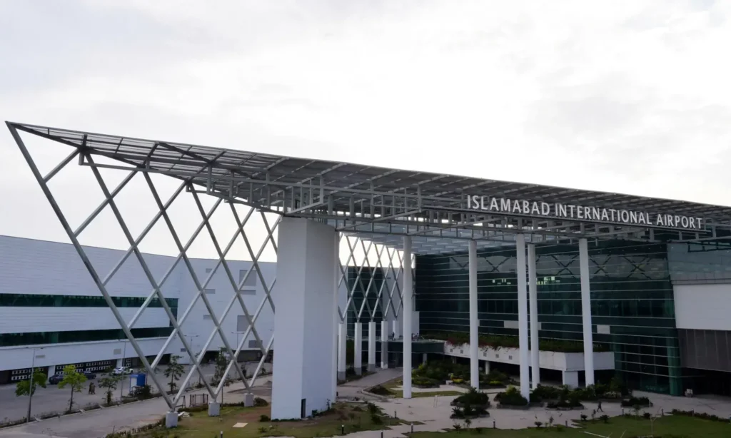 PAA Rejects Reports of Averted Accident, Calls Go-Around Routine Procedure