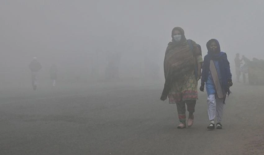 Punjab Delays School Timings as Smog Turns Lahore into a Gas Chamber