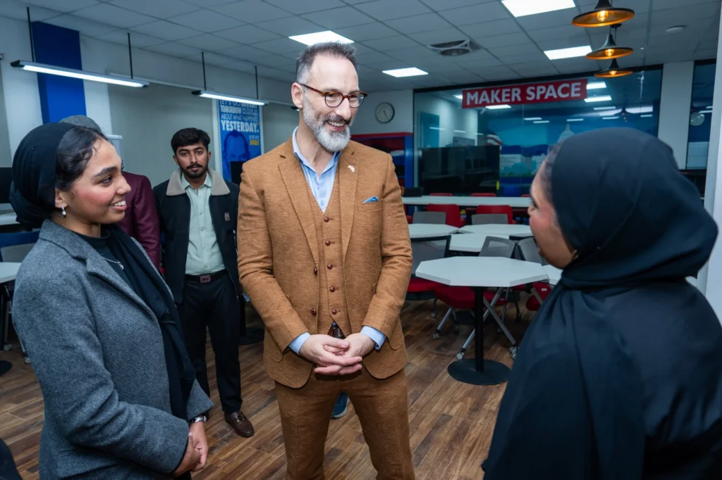 Lincoln Corners Pakistan