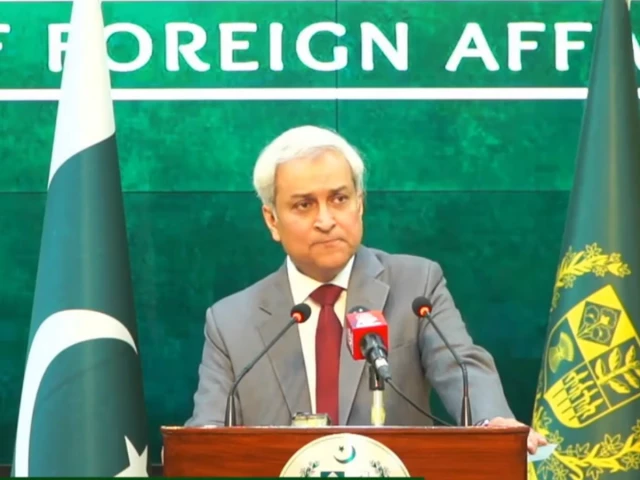 Pakistan, India Exchange Lists of Nuclear Facilities and Prisoners