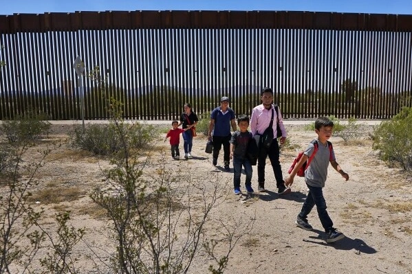Crossing the Border Under US Scrutiny
