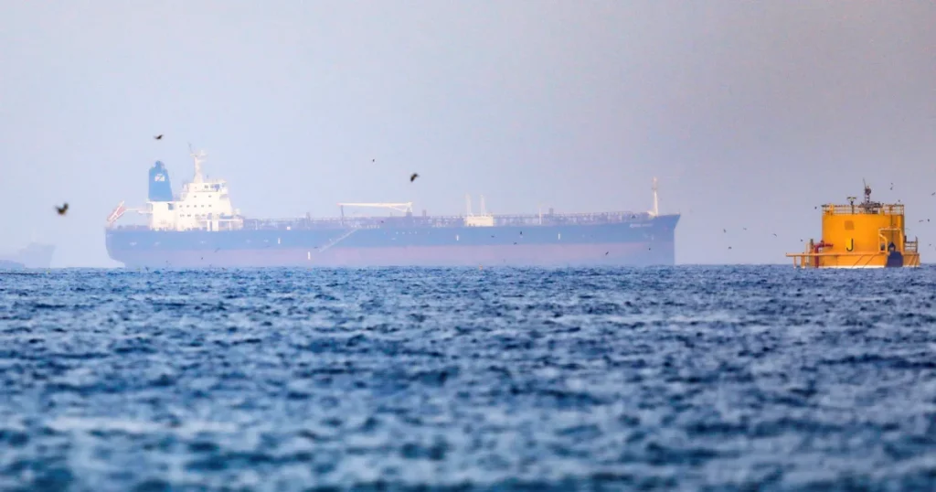 Oil tanker M/T SKY LIGHT under attack in Oman