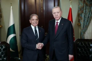 Erdoğan speaks with PM Shehbaz Sharif