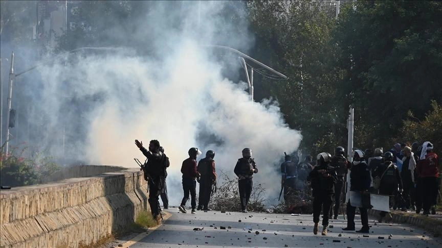 Pakistan India religious activism comparison