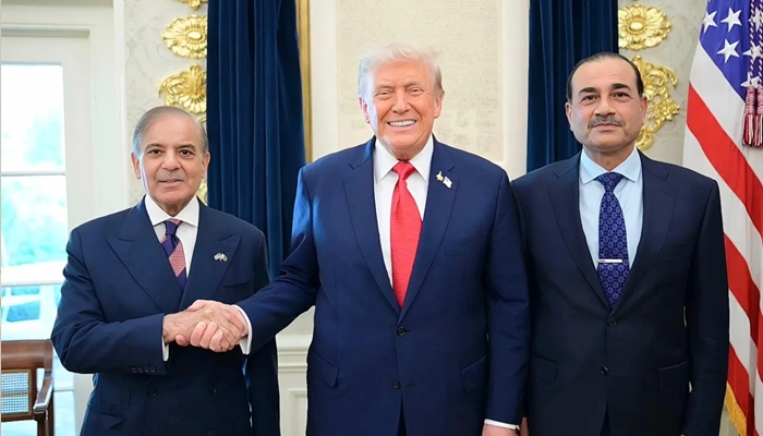 Trump praises Pakistan leadership after Hormuz reopening and regional diplomatic progress