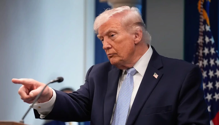 US naval operations in Strait of Hormuz amid rising Iran US tensions and maritime security concerns.