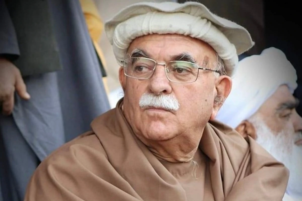 Achakzai supports Pakistan ceasefire