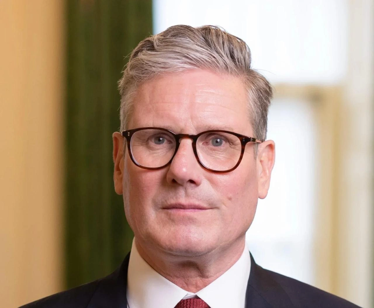 Keir Starmer Shehbaz Sharif diplomatic call Pakistan UK relations Middle East peace