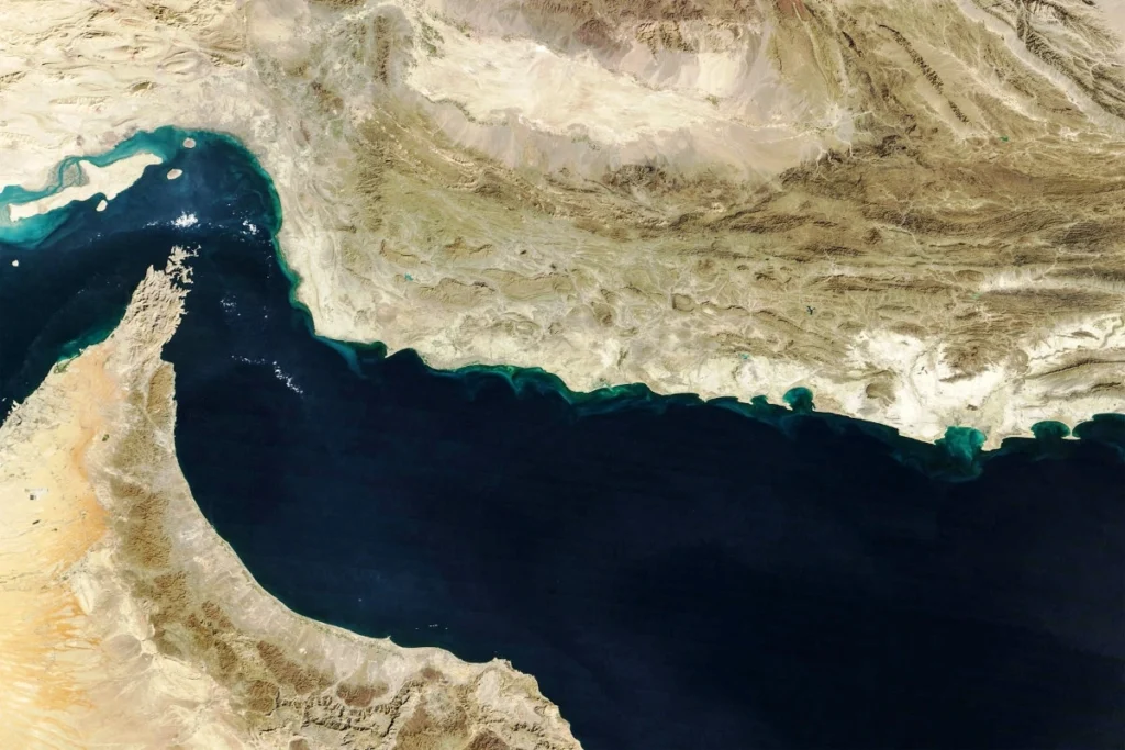 Strait of Hormuz oil tankers Gulf shipping route