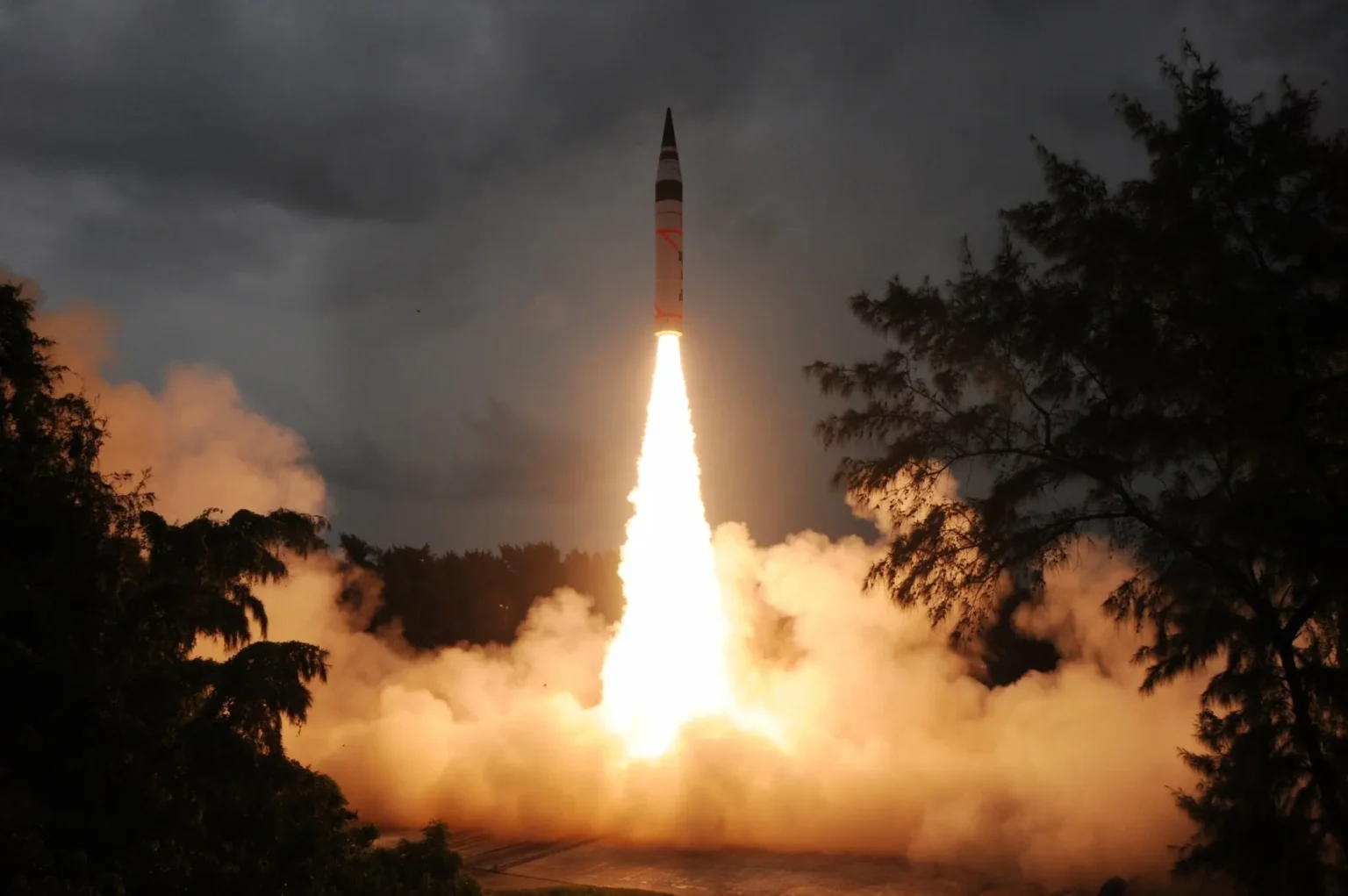 India long range missile test illustration